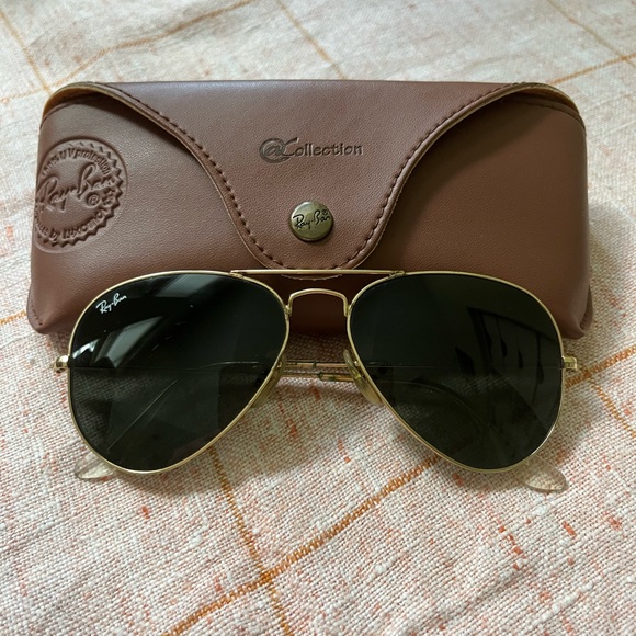 Gold Ray-Ban Aviator Sunglasses - Picture 2 of 7